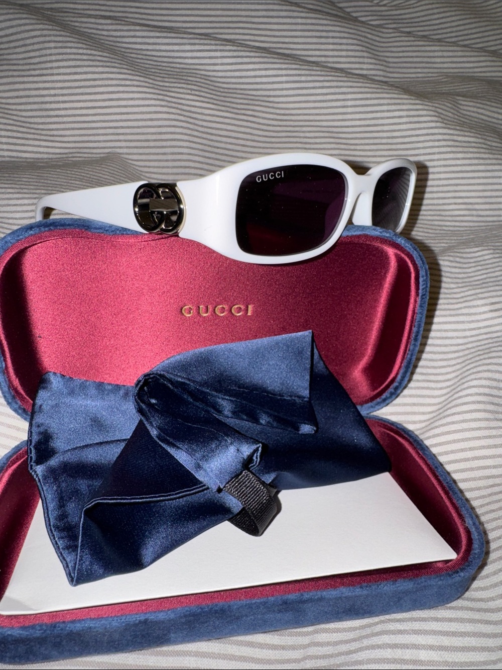 Gucci White Frame Sunglasses with Dark purple Lenses and Silver Logo